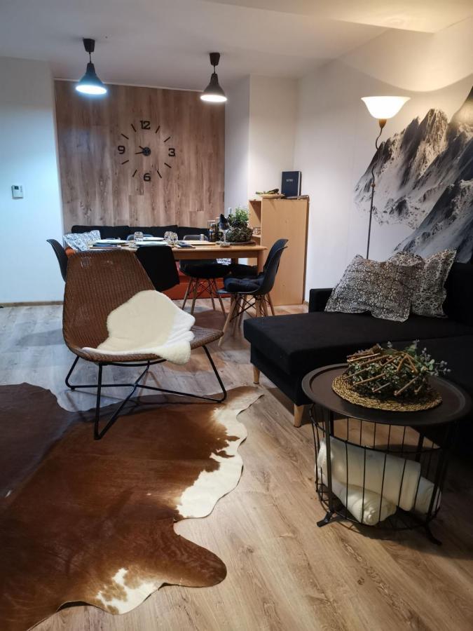 3 Izbovy Krasny David A7 V Tatranskej Strbe Apartmán *