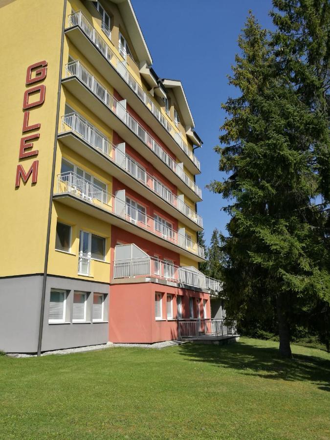 3 Izbovy Krasny David A7 V Tatranskej Strbe Apartmán *